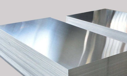 Plancha acier chromé ou acier inox ? Les différences à connaître avant d’acheter